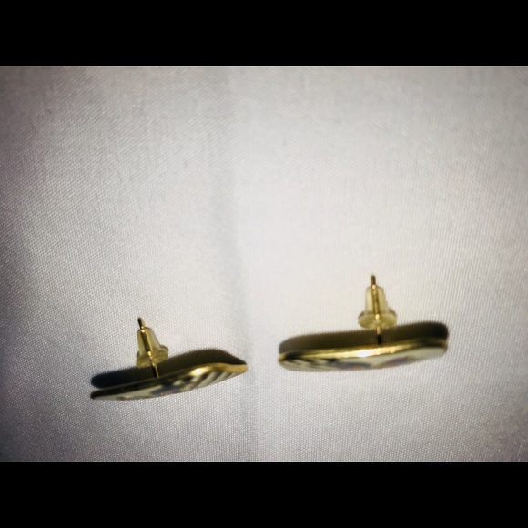 Awesome Vintage post earrings - Picture 3 of 5